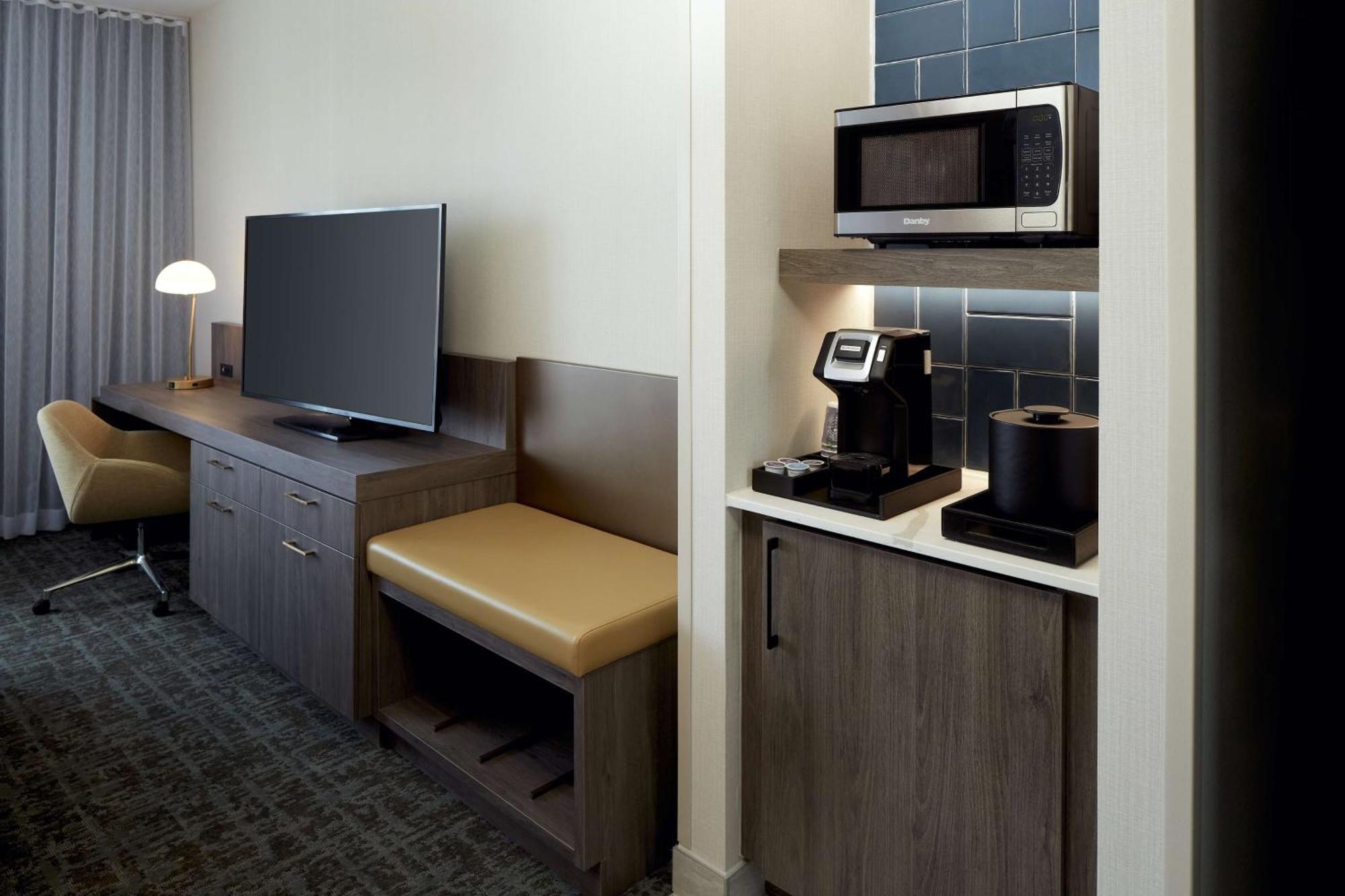 Hilton Garden Inn Montreal Midtown, Quebec, Canada Exterior foto